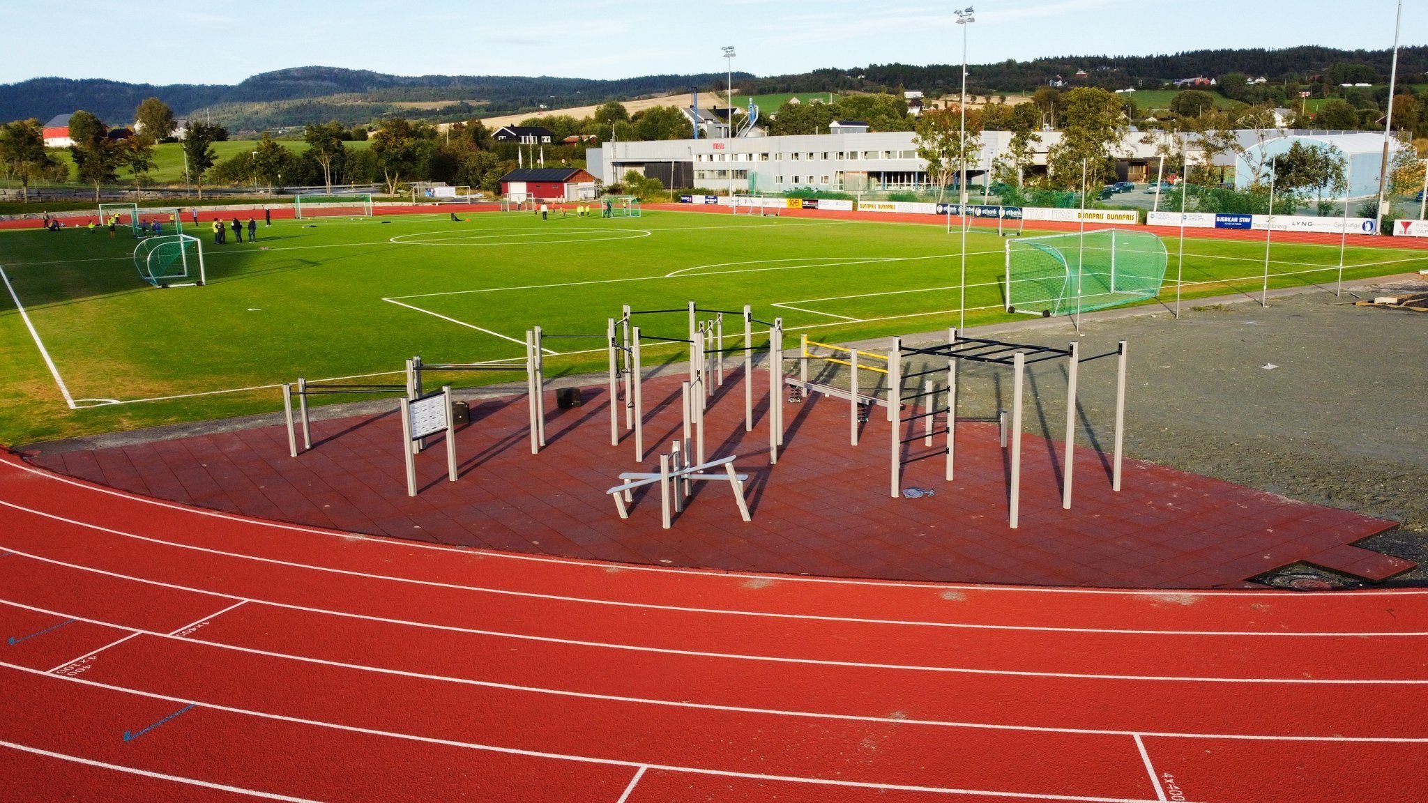 Tufteparken ved løpebanen på Stadsbygd Stadion